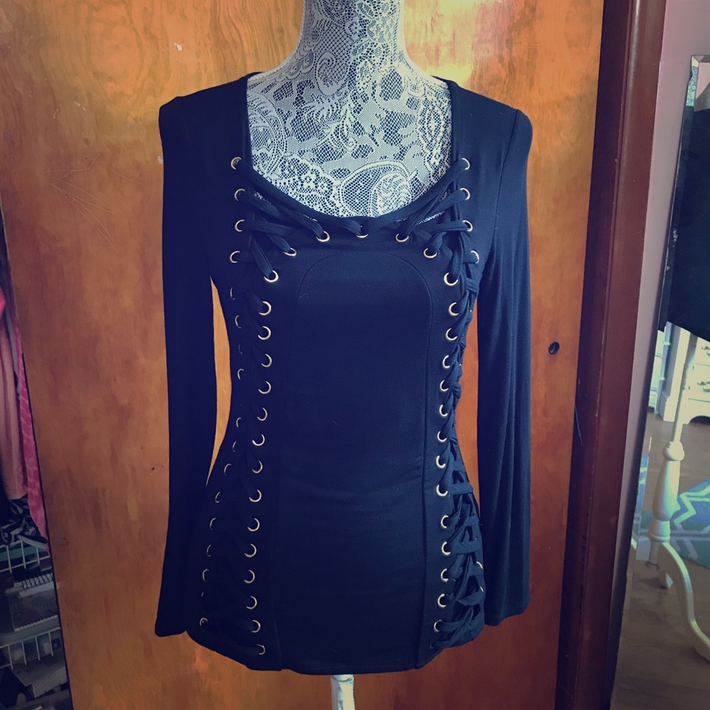 Long Sleeved Lace-up Top
